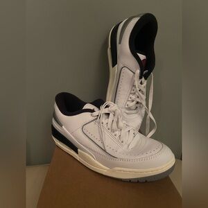 Size 9.5 - Air Jordan 2/3 White Black. Excellent Condition